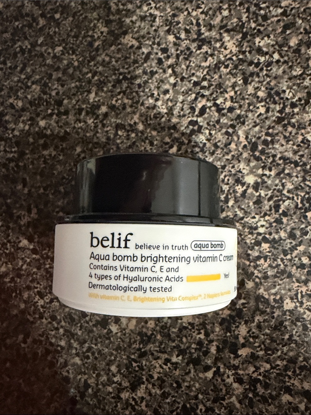 belif Aqua Bomb Brightening Vitamin C Cream — White